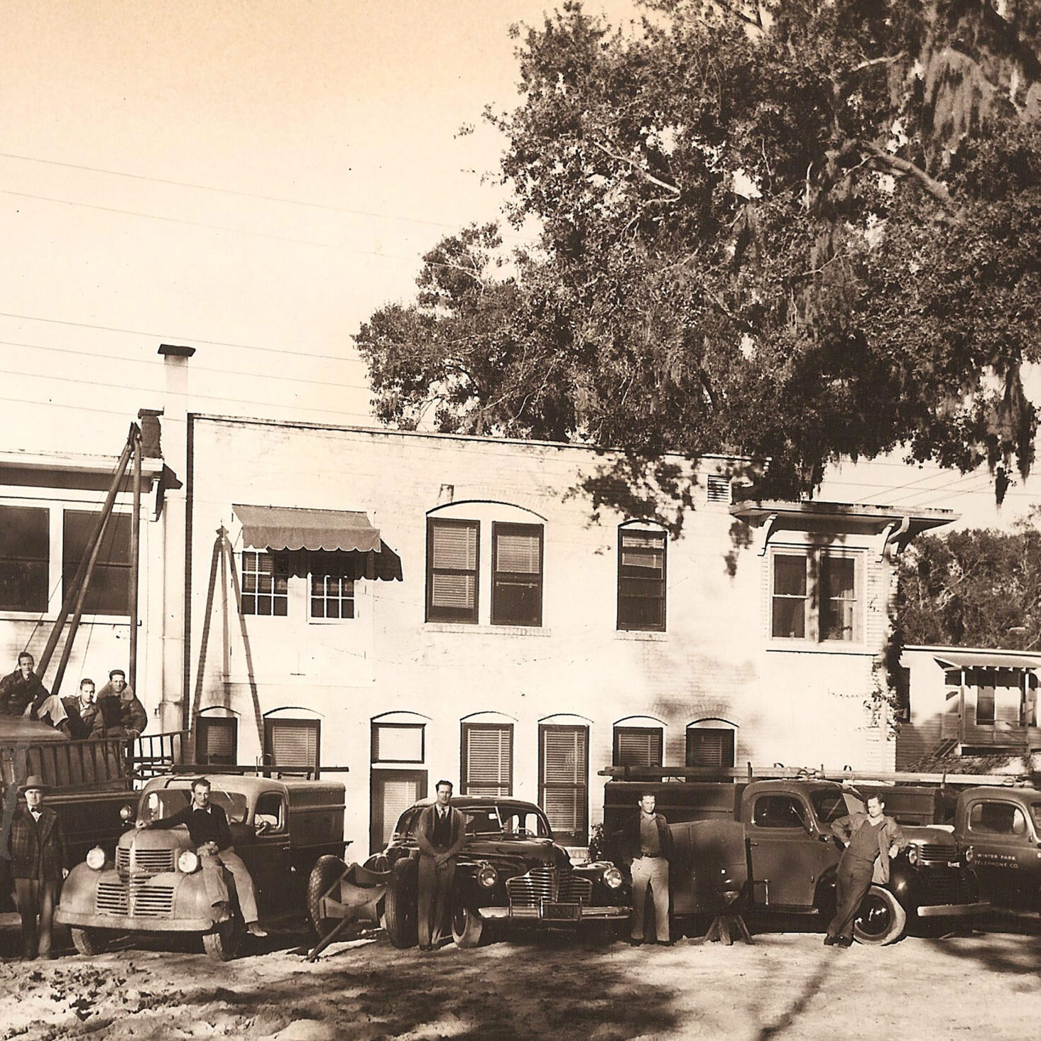 [WPT][12]Telephone Photo 1 24in wide